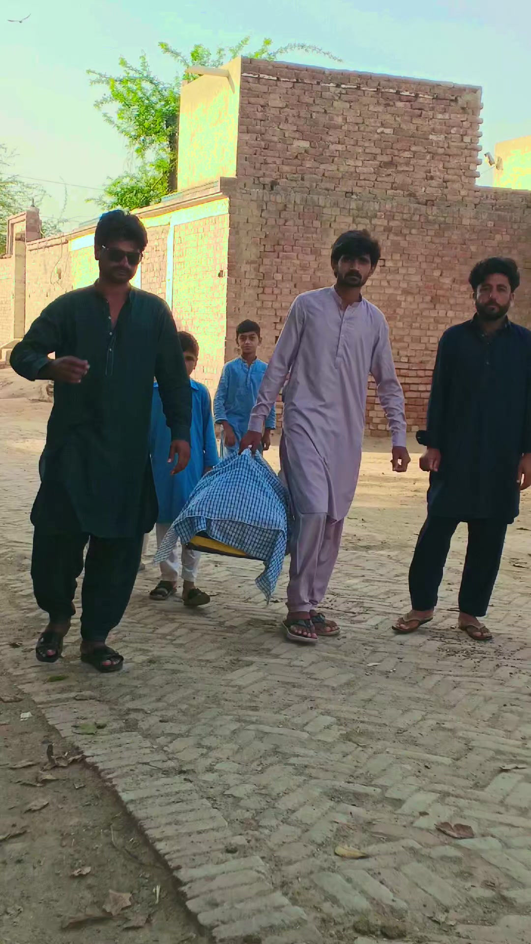 @Naveed DoGar 🦁