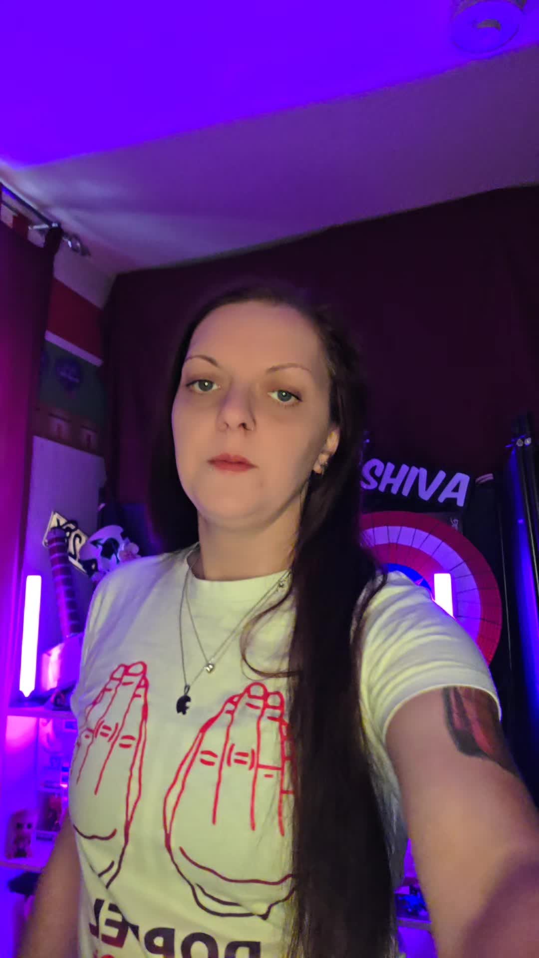 @Shiva_Faultier_Queen 🦥👑