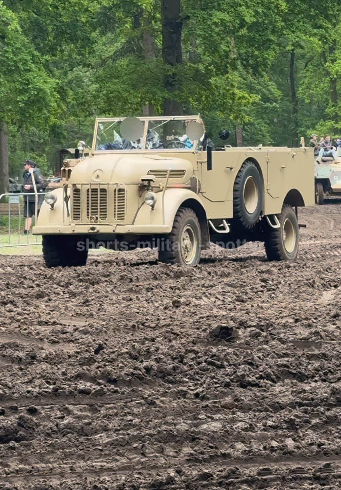 @shorts-military-spotter