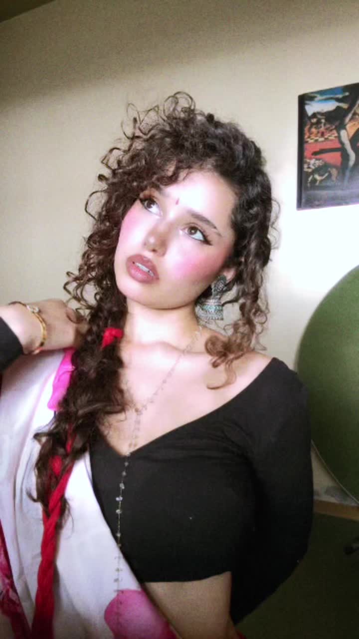 @Curlypurlyy👩&zwj;🦱