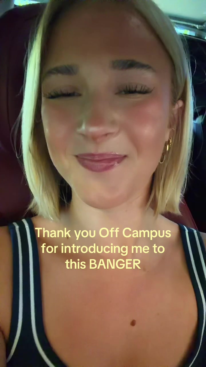 @theelliebarker
