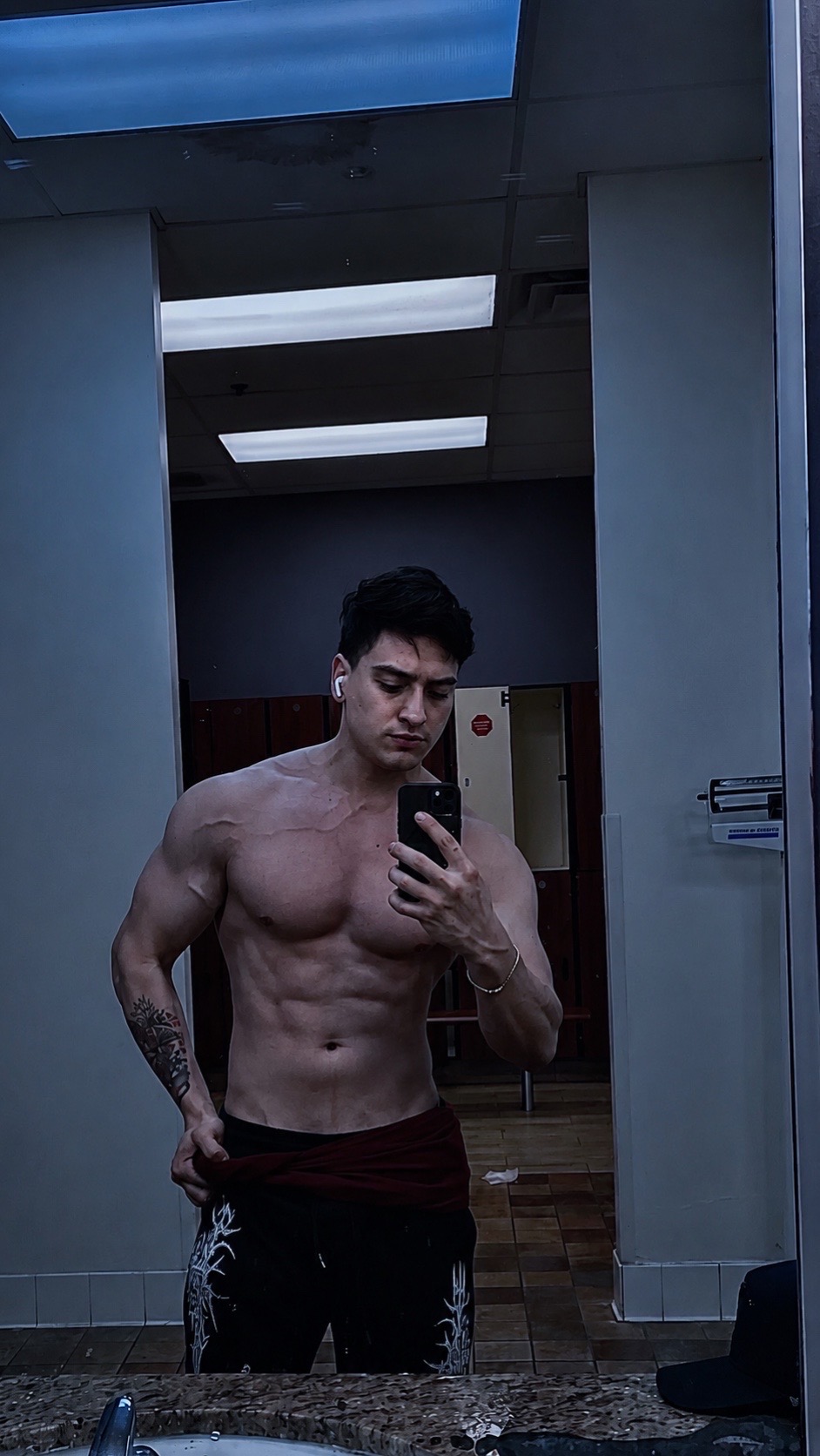 @iivann11