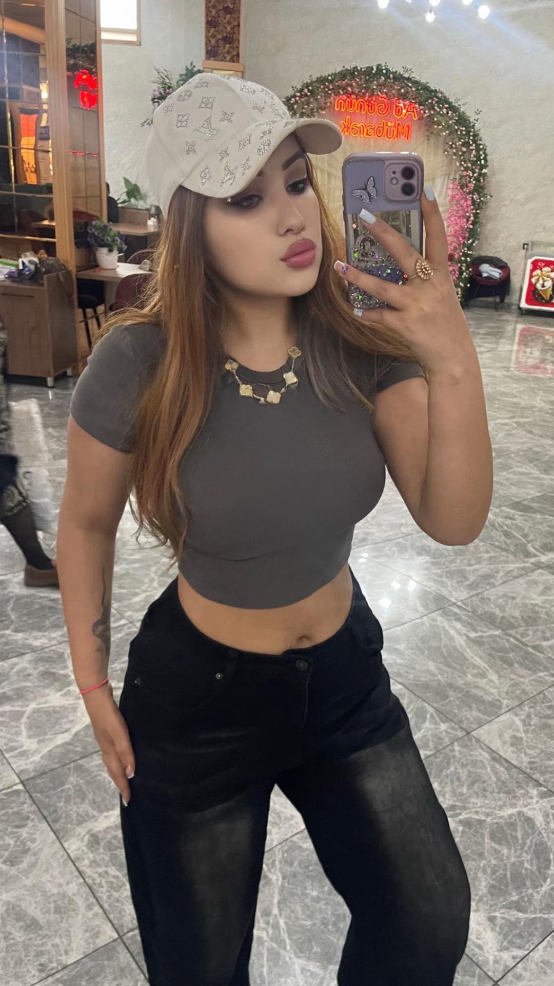 @💸👑 G&uuml;nel Əmiraslanova 👑💸