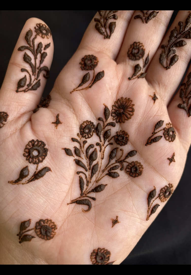 @Afifa_henna
