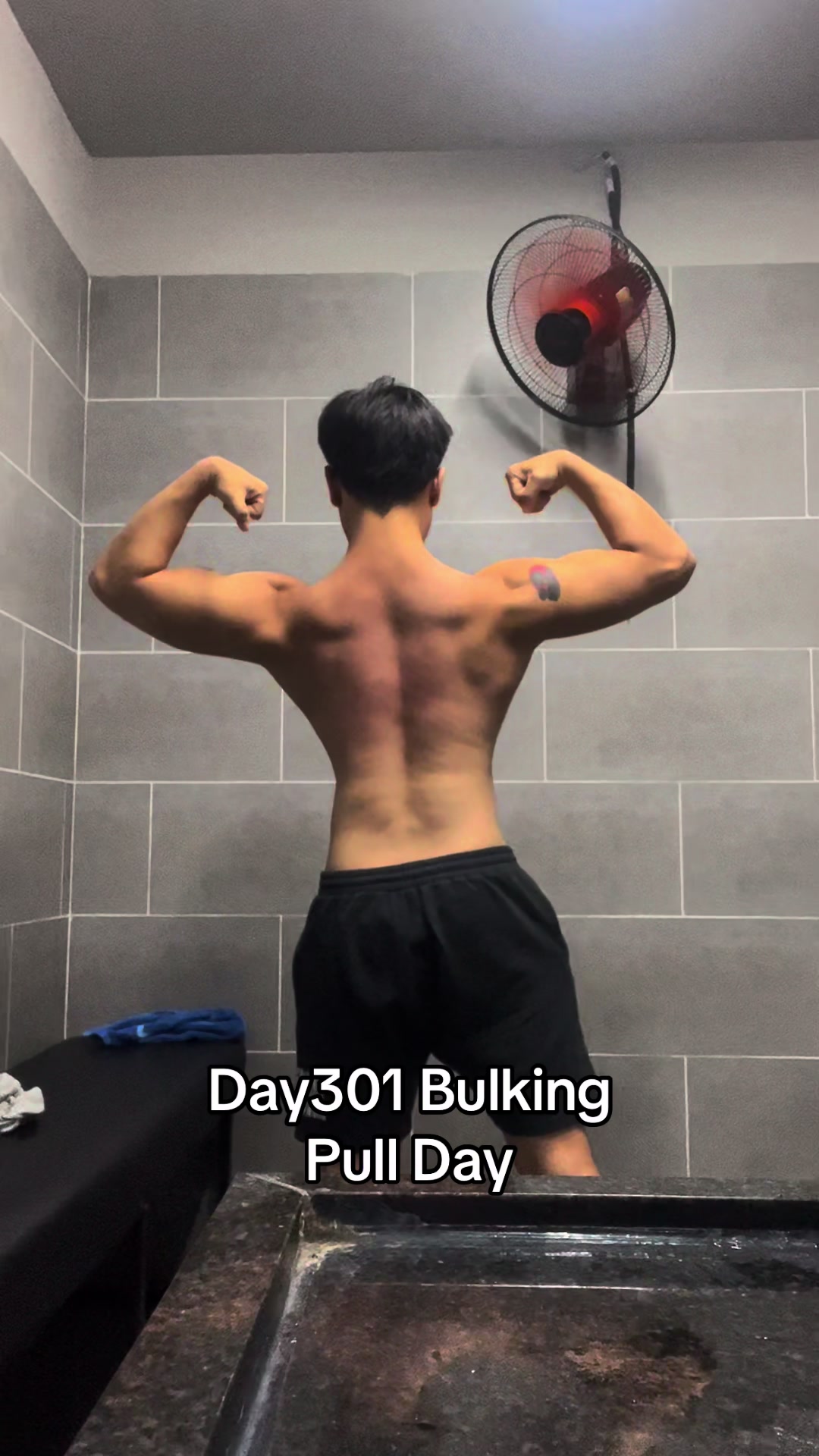 @Kent th&iacute;ch tập gym