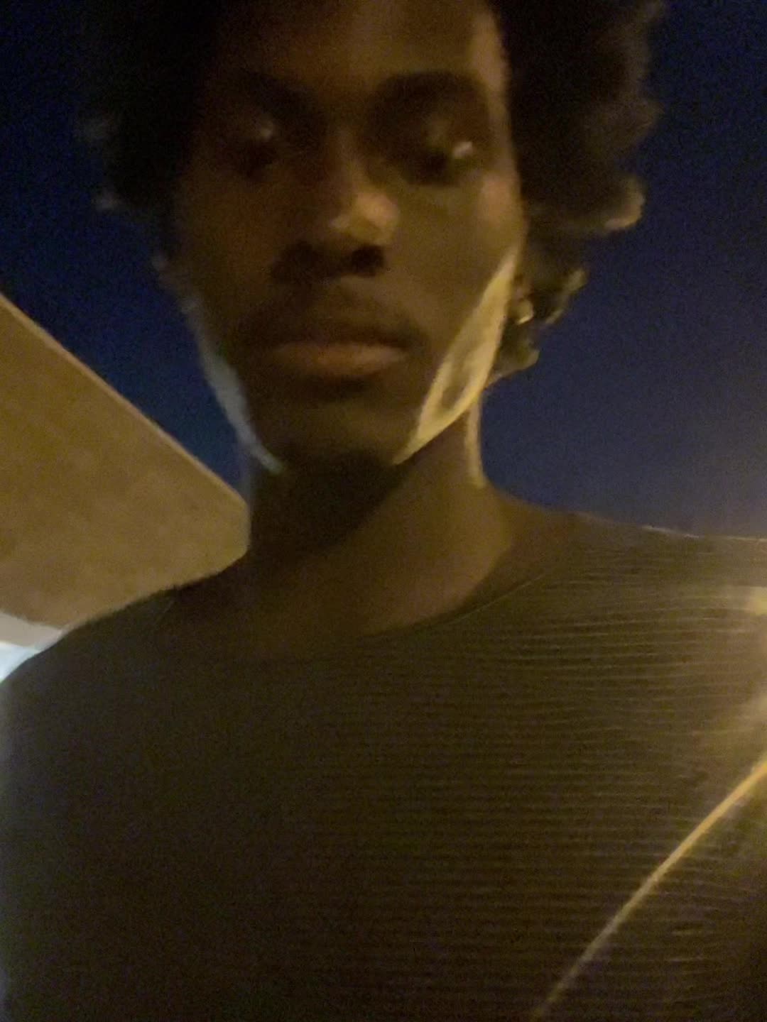 @WalkingUnd3ad