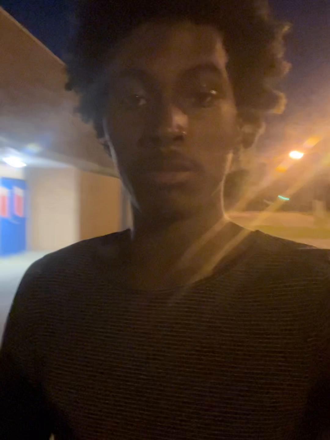@WalkingUnd3ad