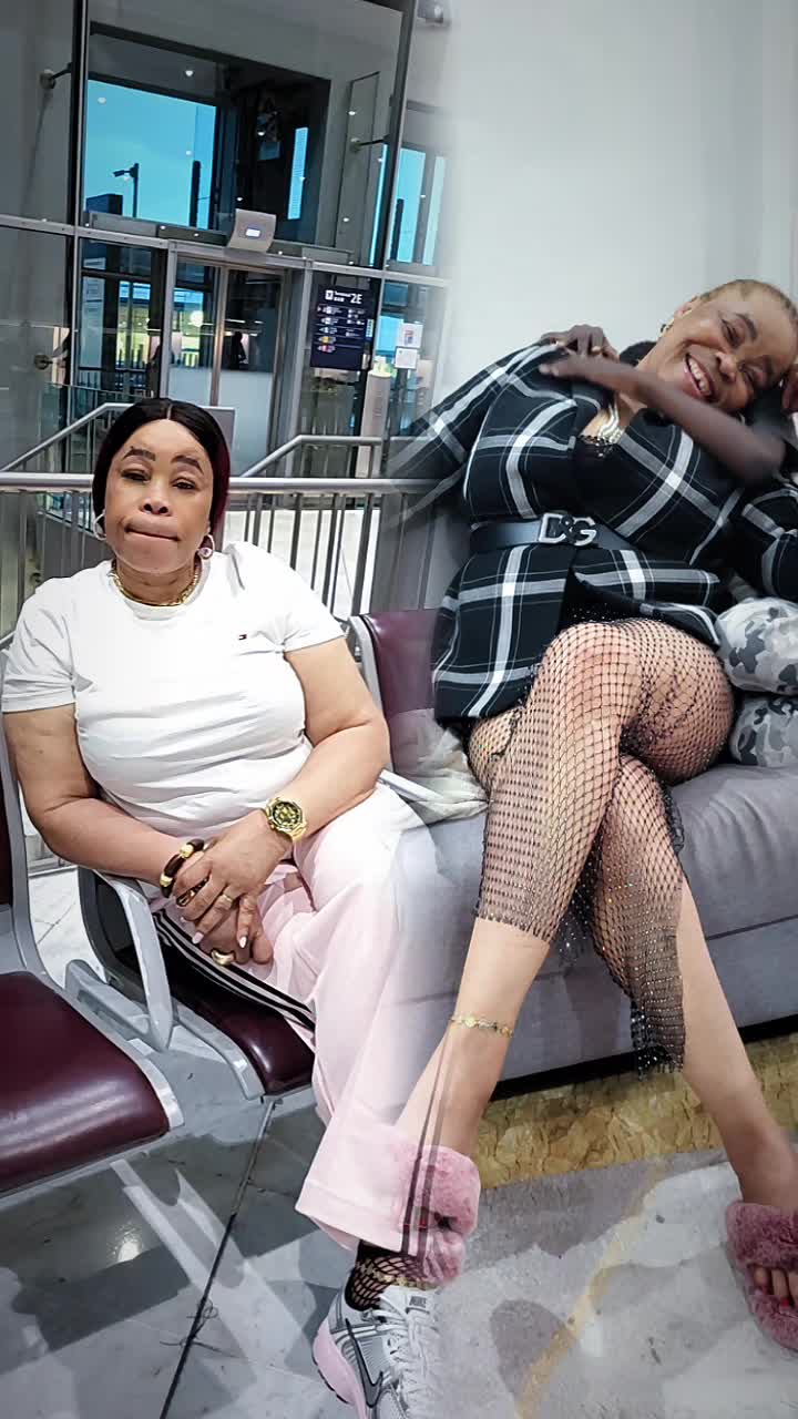 @Julia Bomongo mama ba gaulois