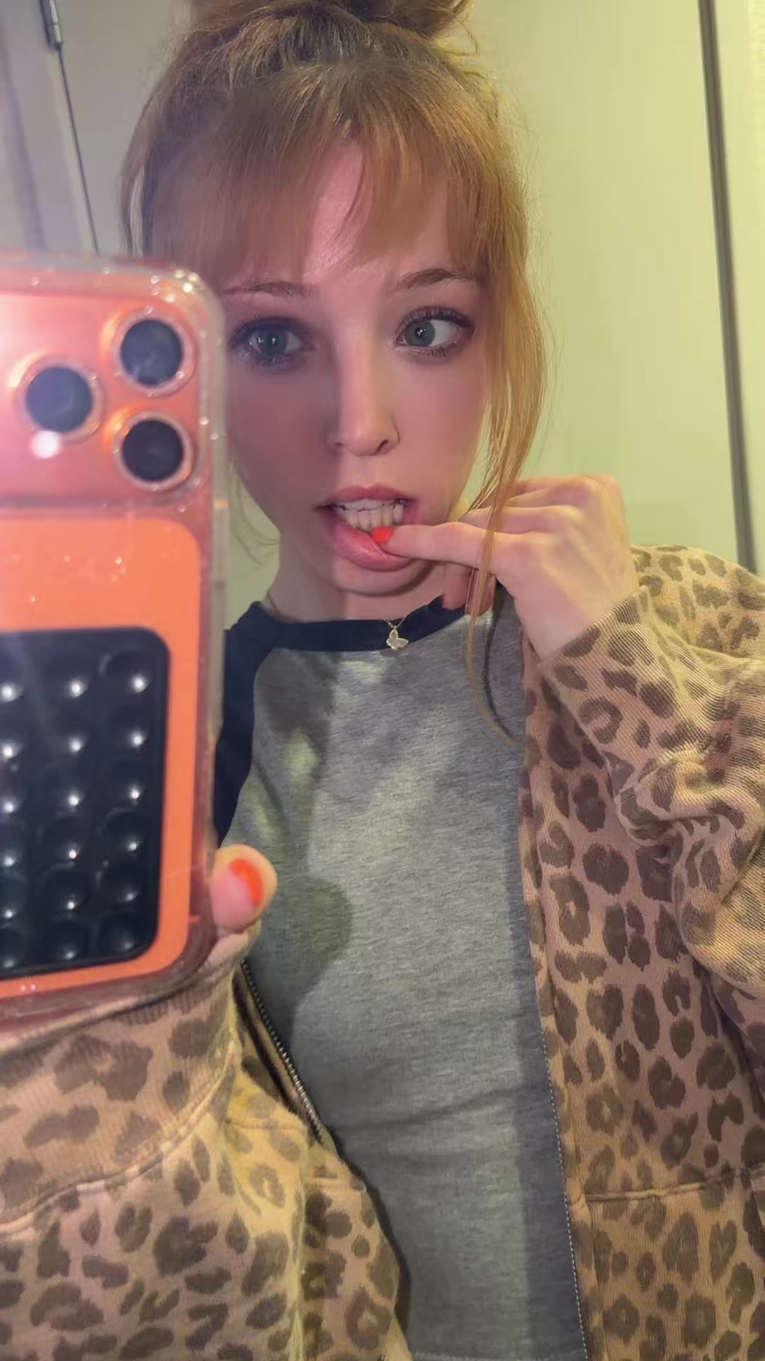 @fyecrtch