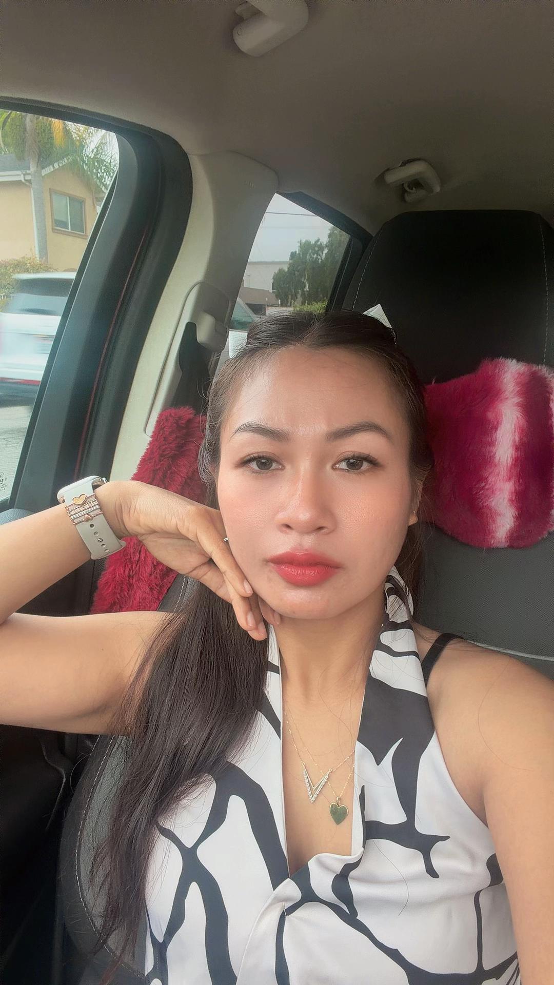 @Nika Yuni 🌹