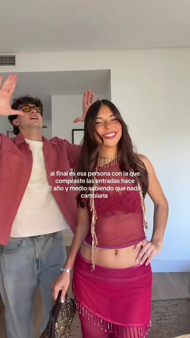 @Elena Gortari