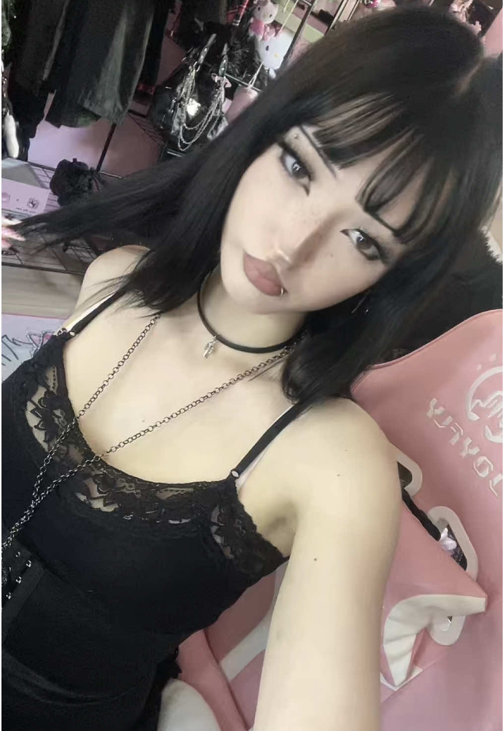 @Luzi ໒꒱