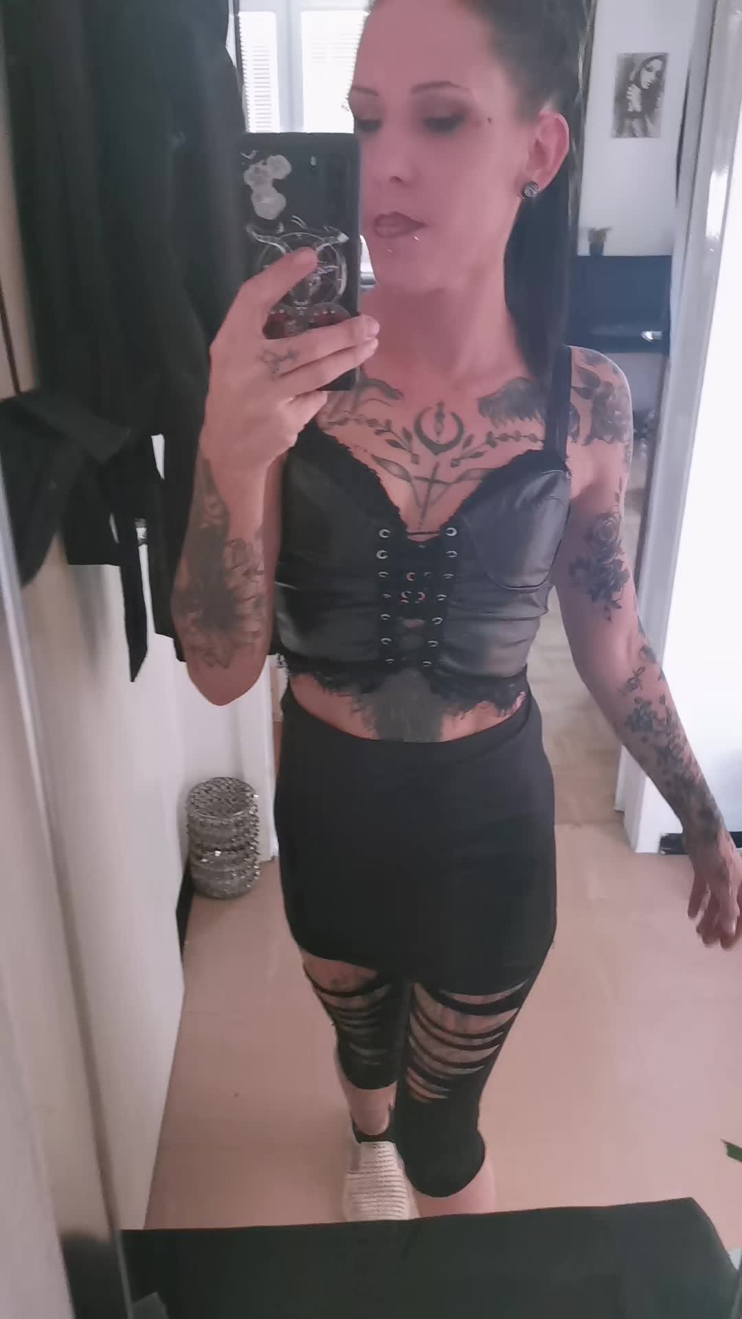 @⸸⛧ ScHwaRzeSLeDeRLuDeR⸸⛧
