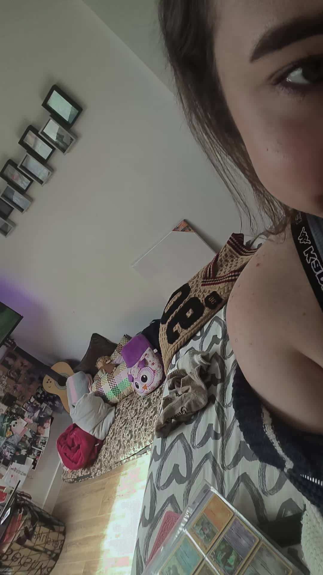 @yes I'm Yleniavs,u found me 🤭