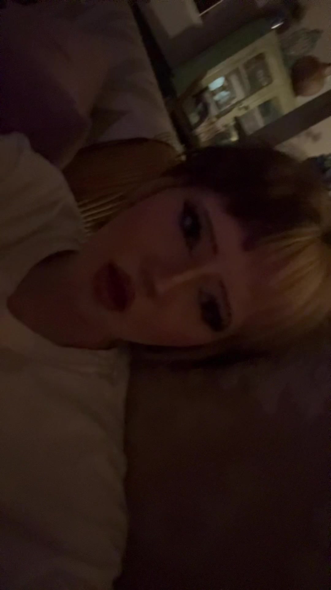 @charleigh👩&zwj;❤️&zwj;💋&zwj;👩