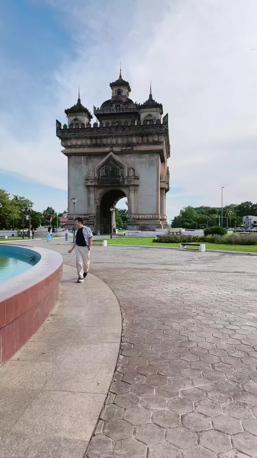 @Nipon Wanmahin