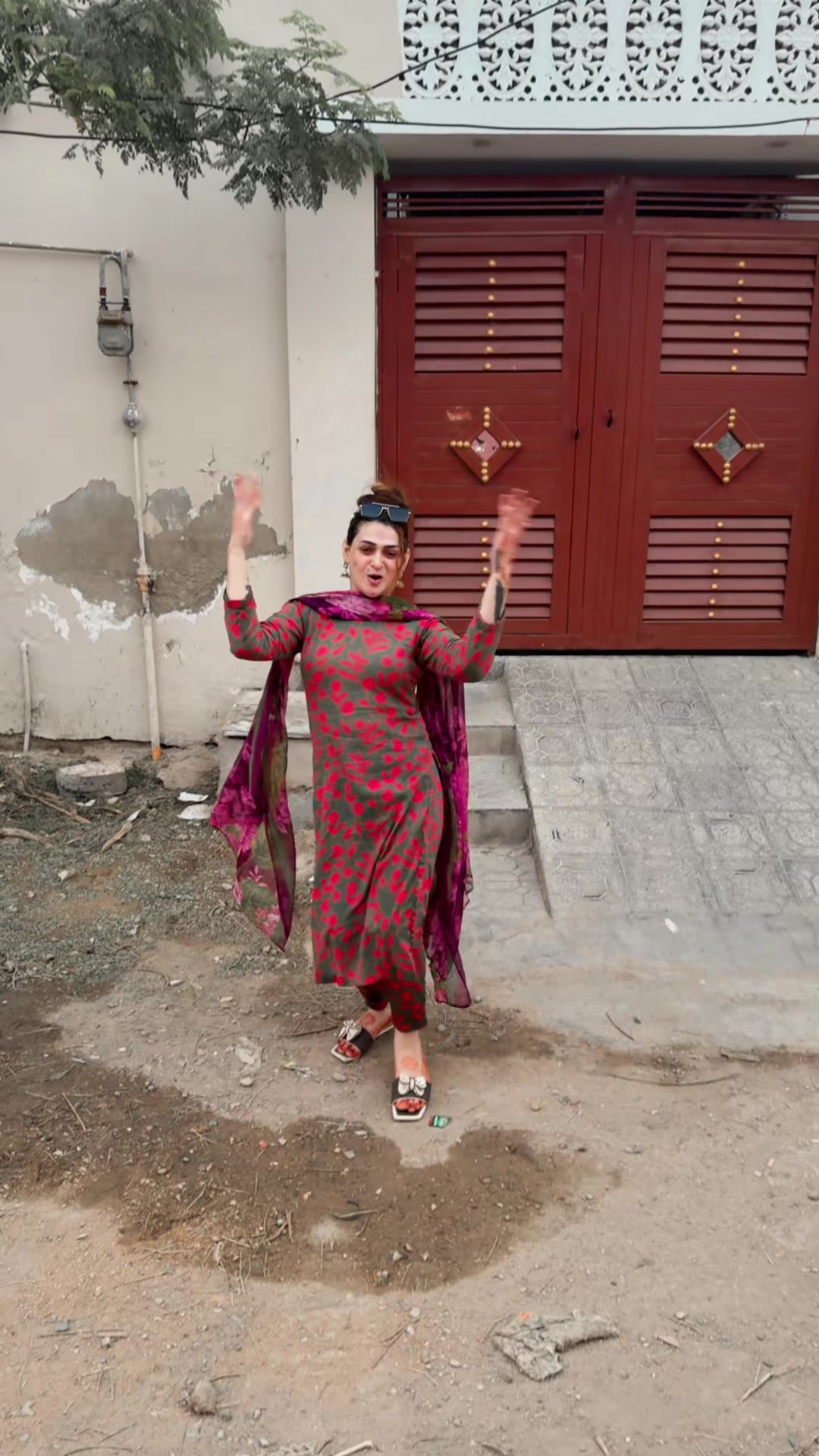 @Misses Karachi zindage