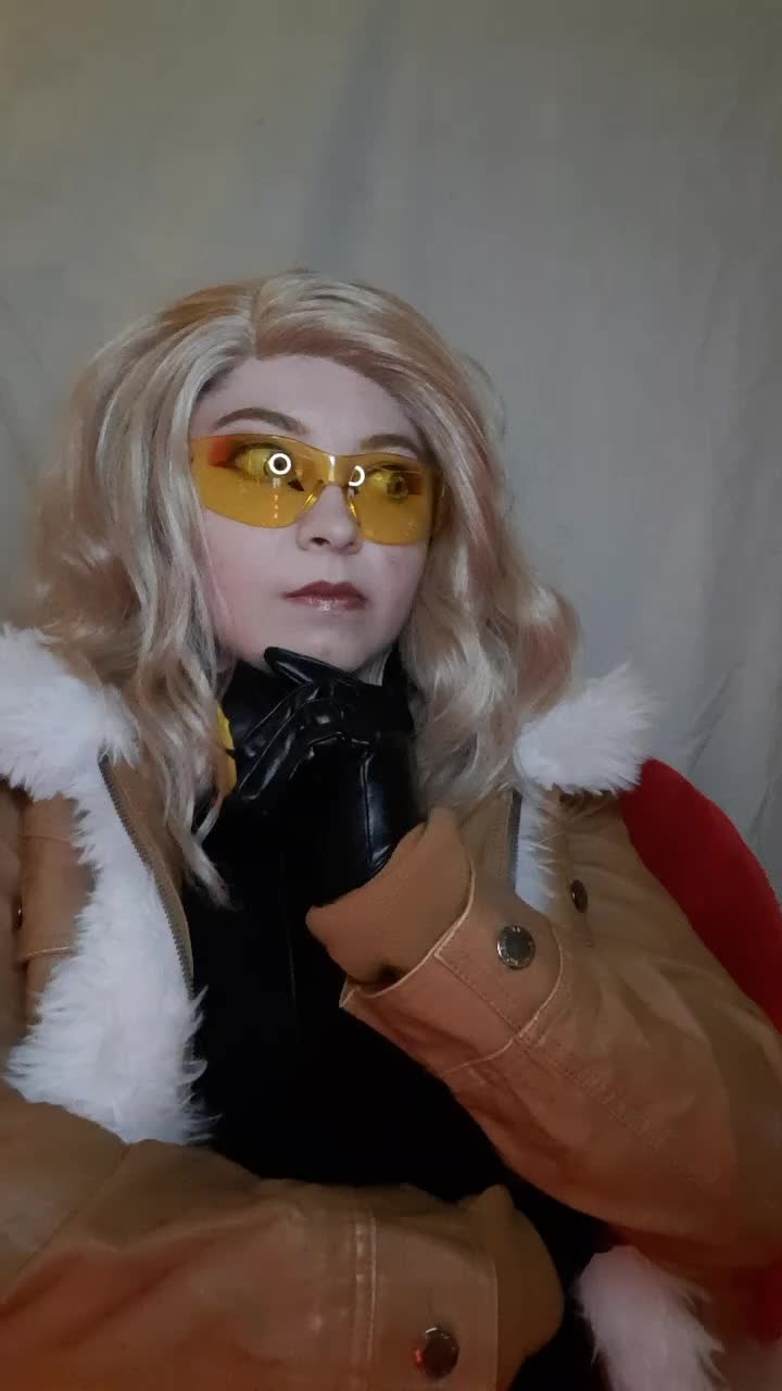 @RavynTheSmolElf