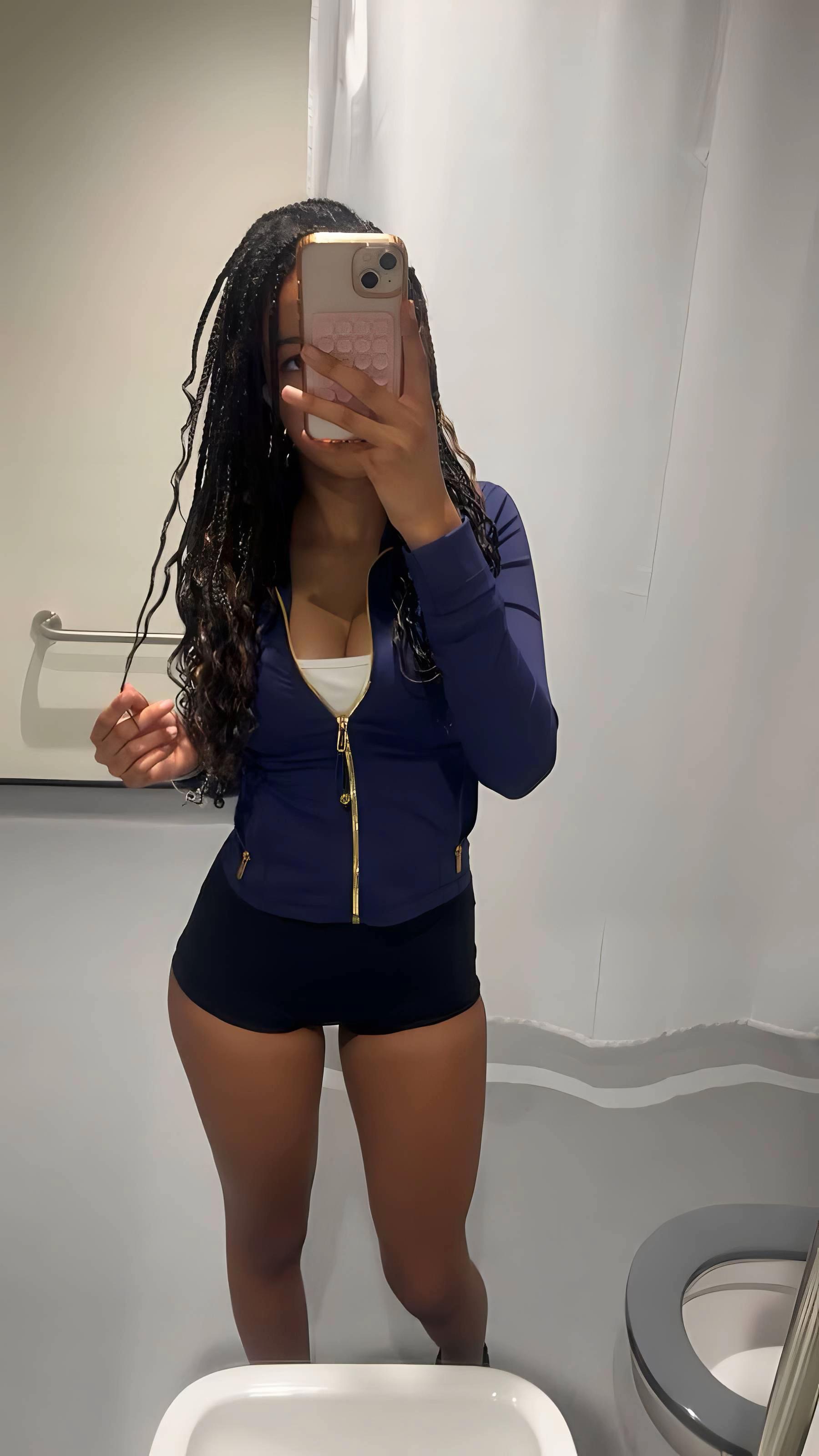 @𝒩𝒾𝒶