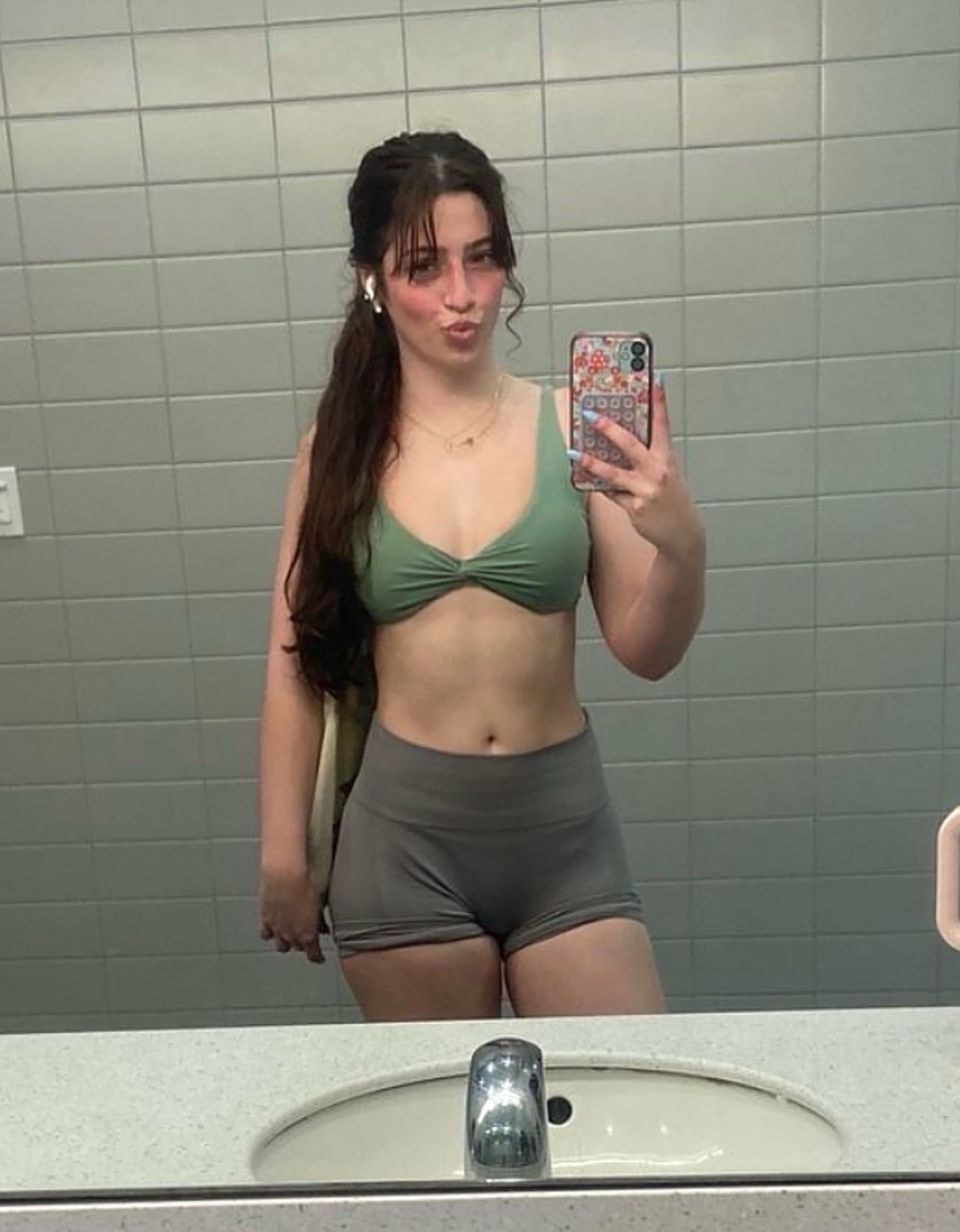 @user52818118658