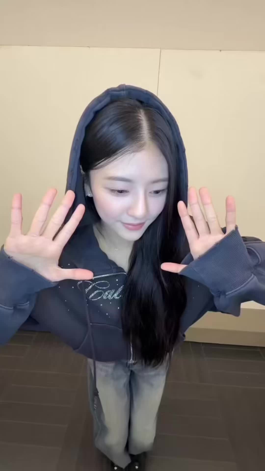 @qiqiesvely