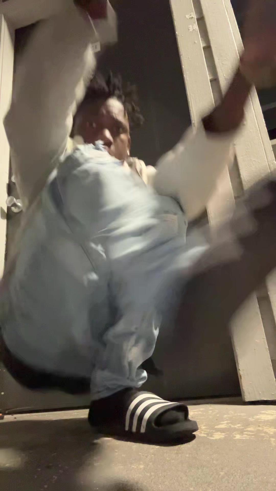 @Mr let me in dat twat