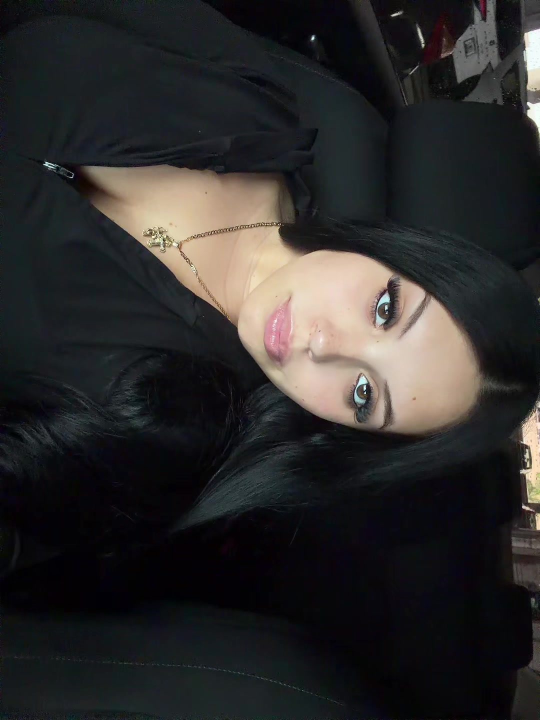 @Stephanie🖤