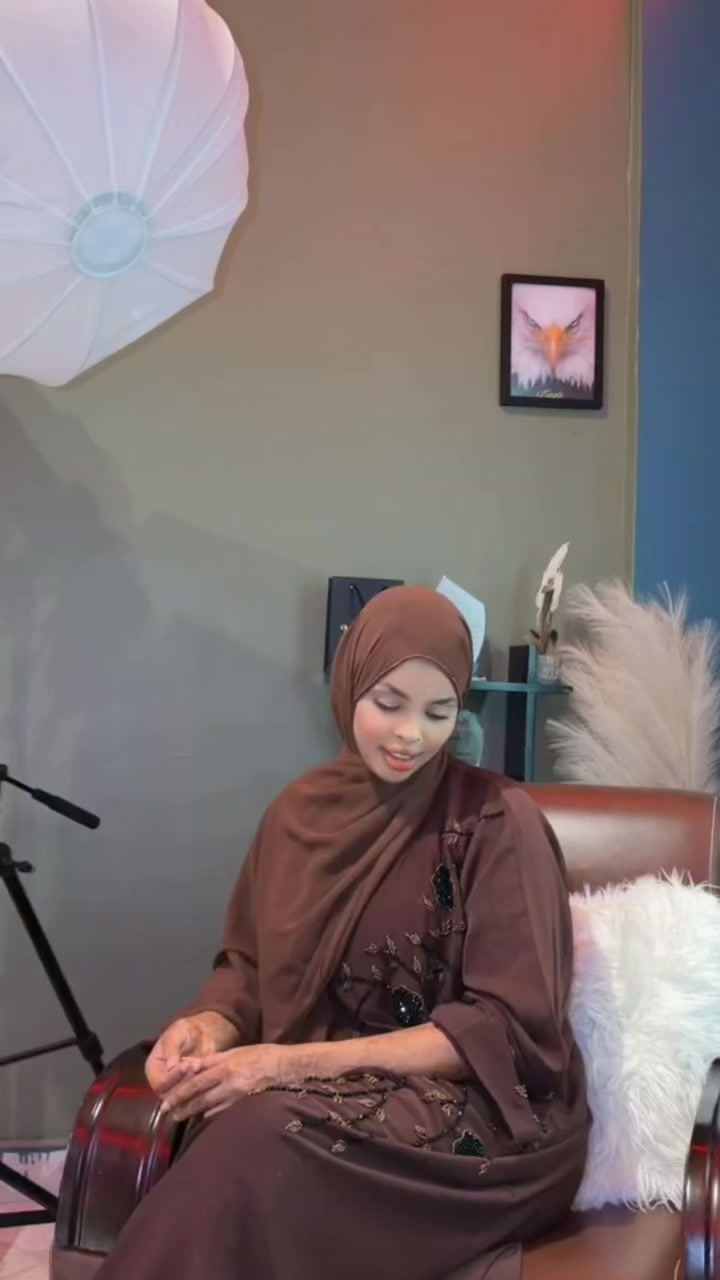 @Fadumo Riyaad