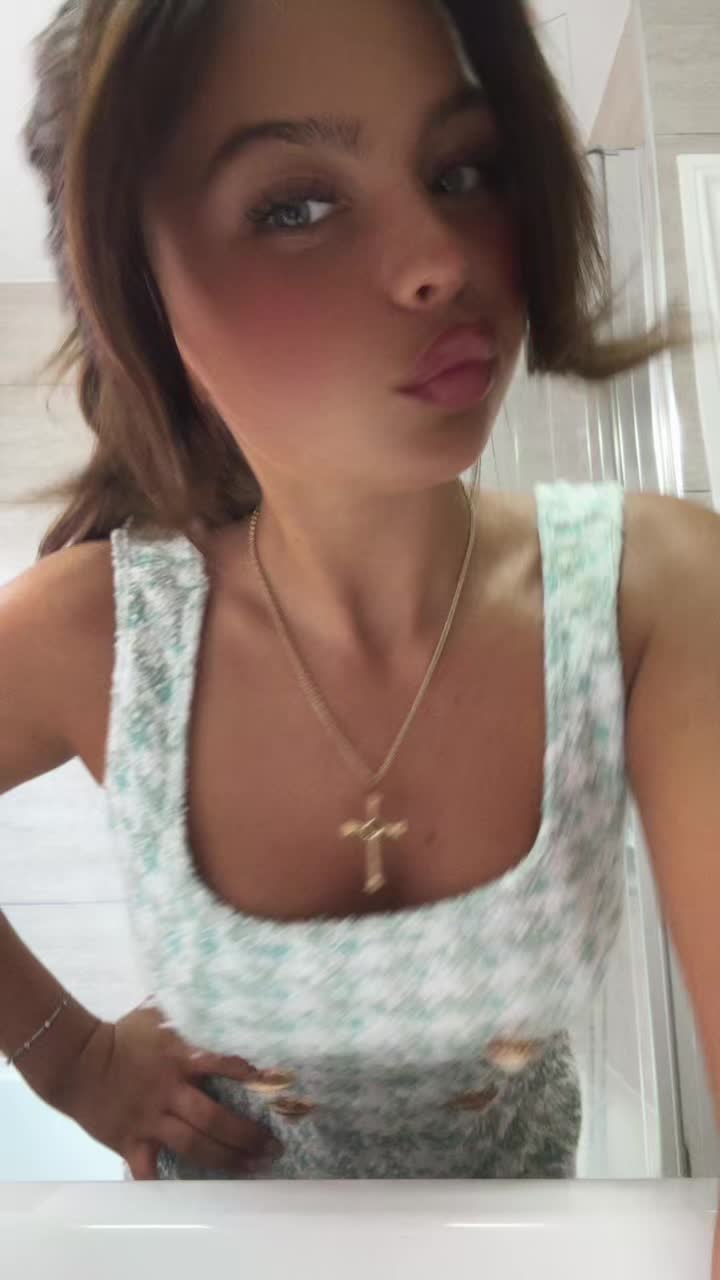 @demilouisewebbb