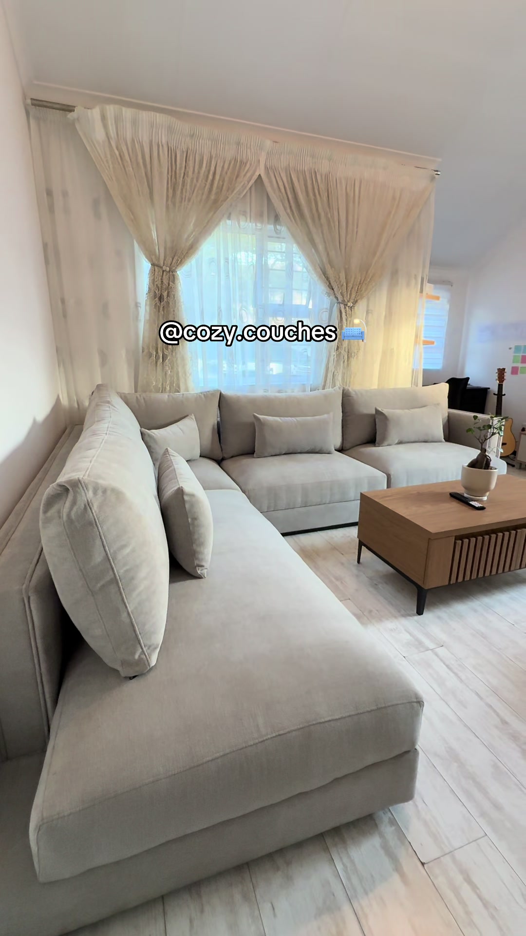 @Cozy couches 🛋️