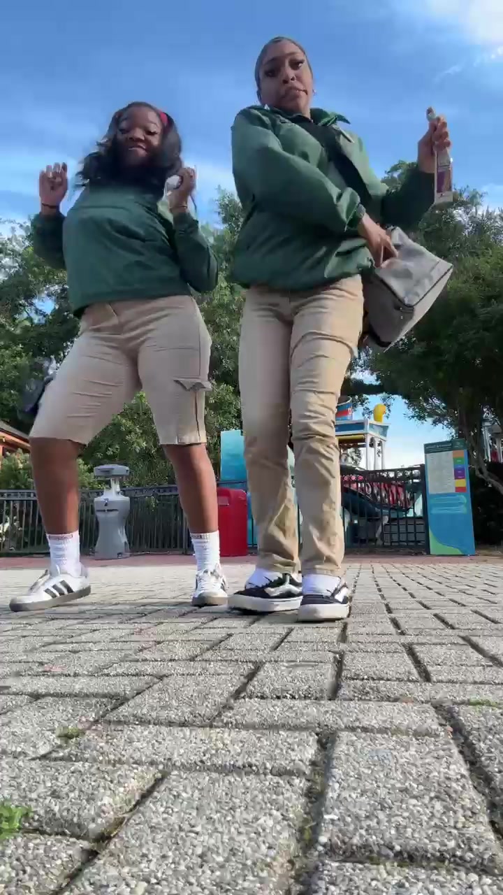 @lurkingglouu