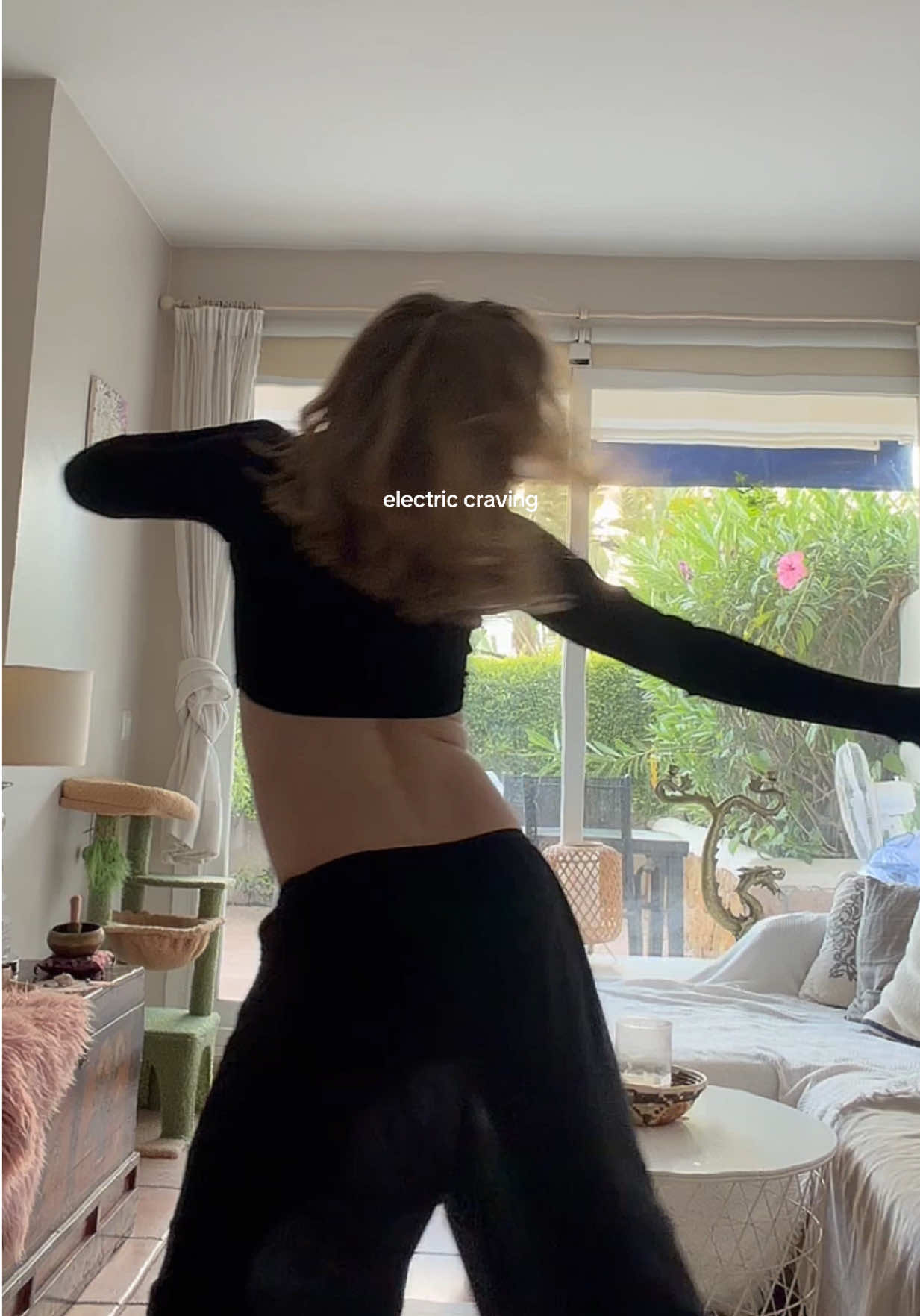 @ANNA8ELLE
