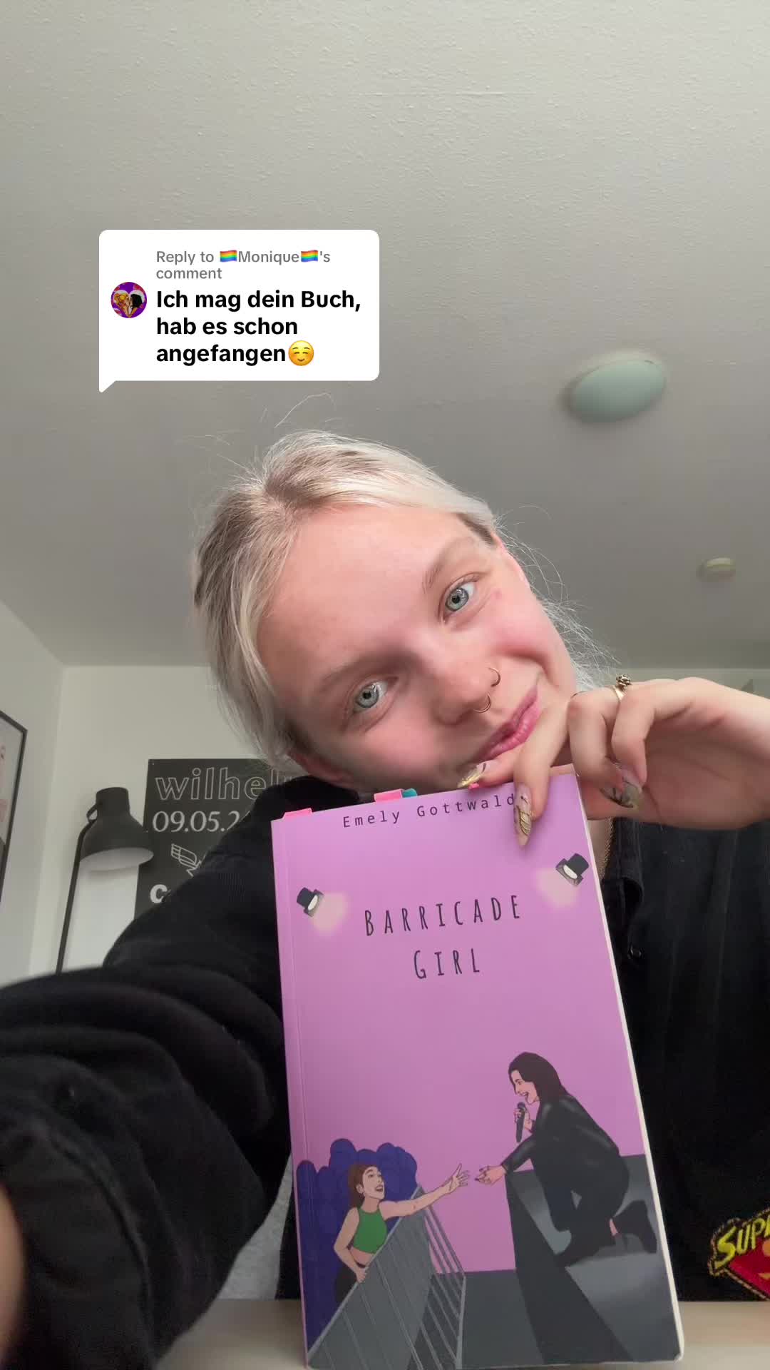 @Barricade Girl🏳️&zwj;🌈📚