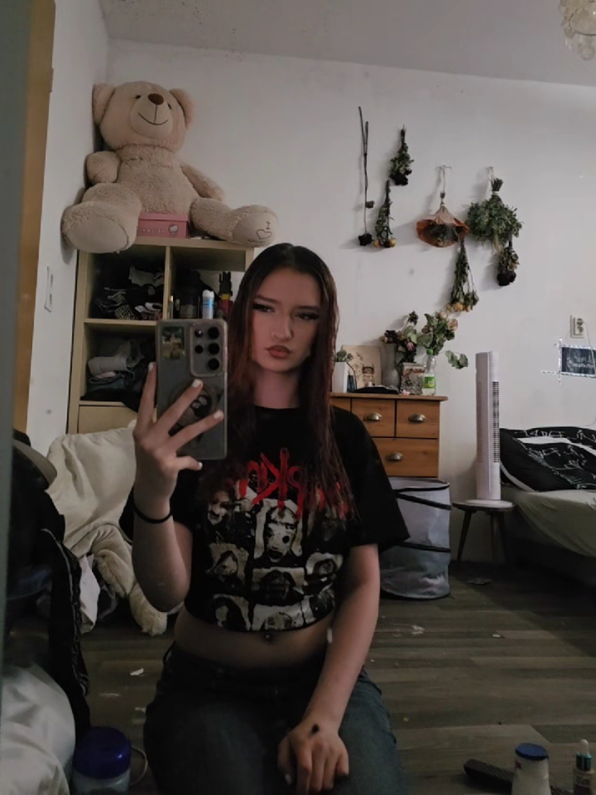 @feli𖣂🐣