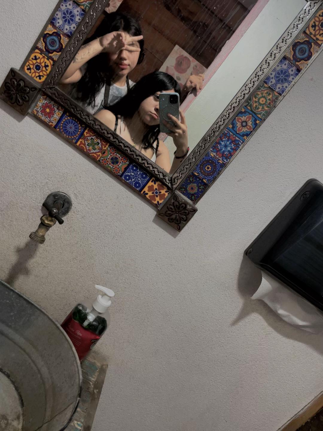 @🎭