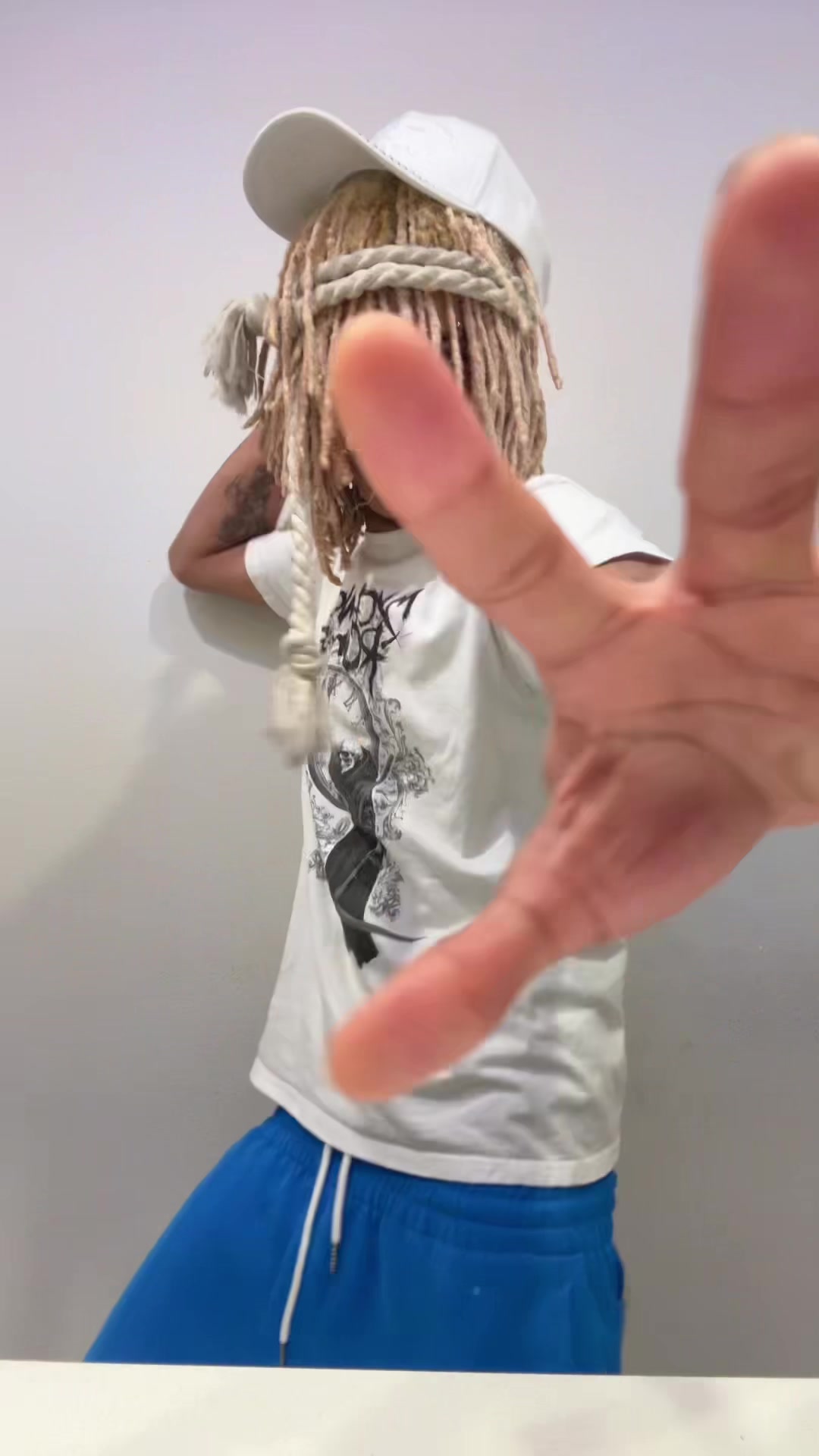 @𖣂♱AK𖣂♰