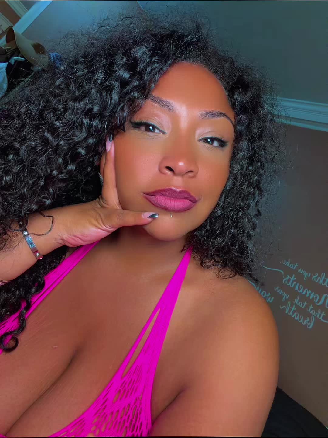 @KurvyKary