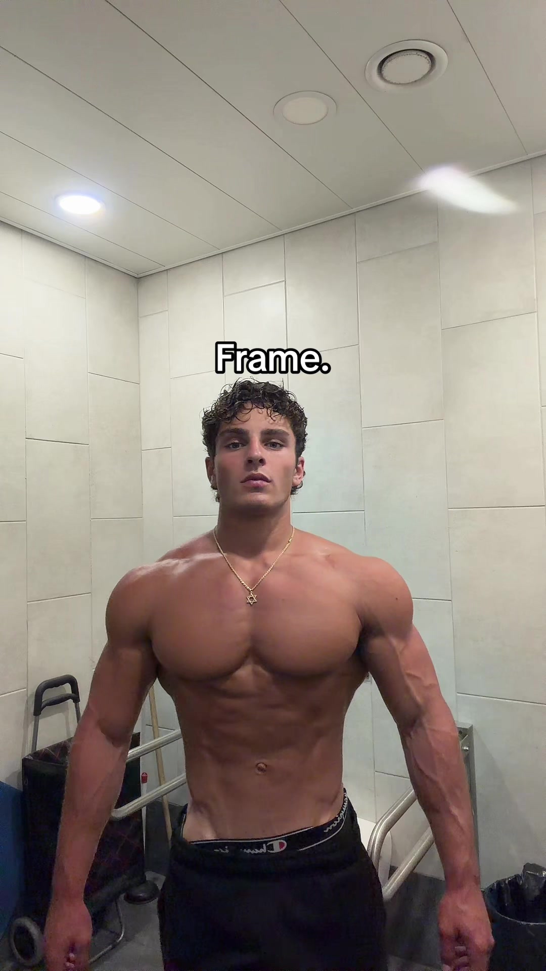 @alexaaronn