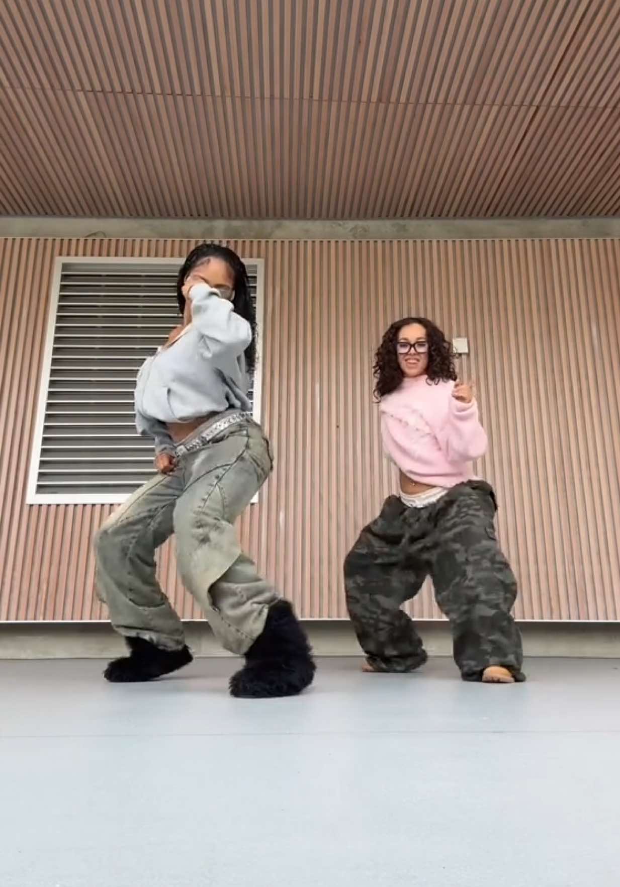 @MJENAYLA