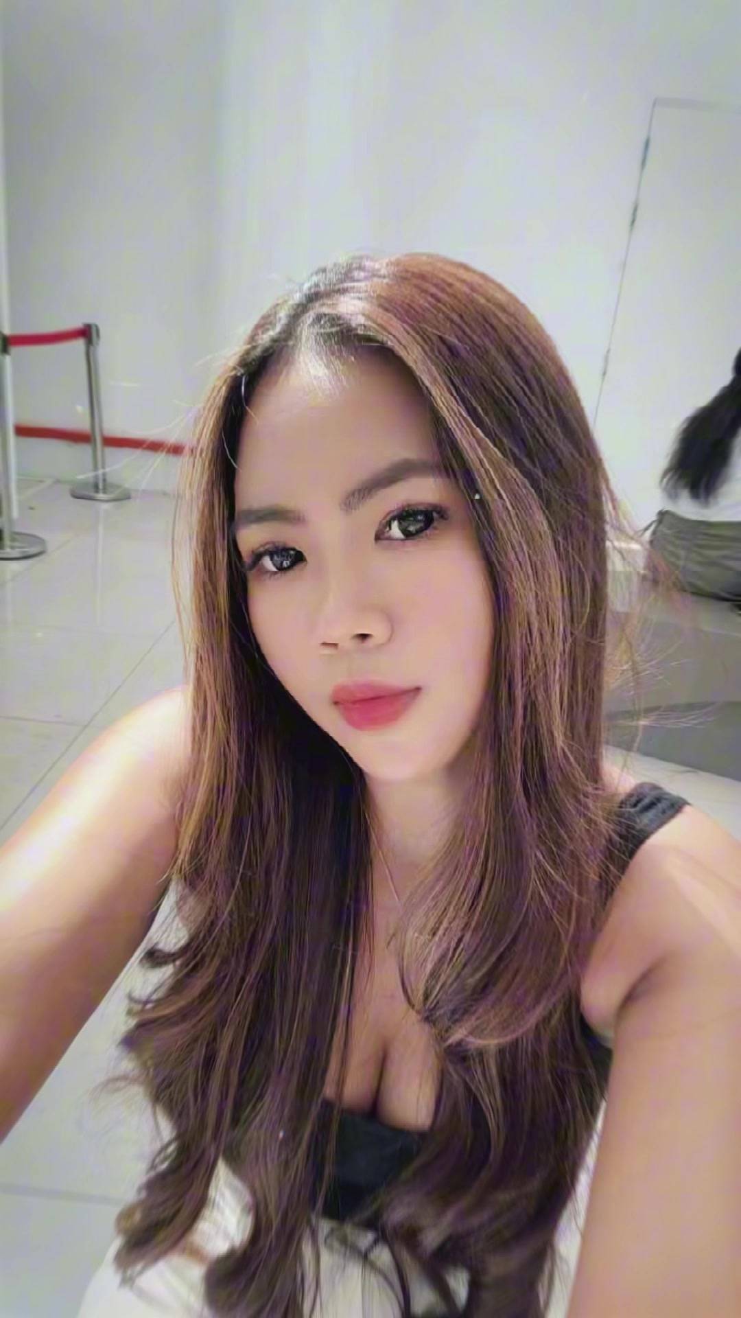 @yuni_karthika