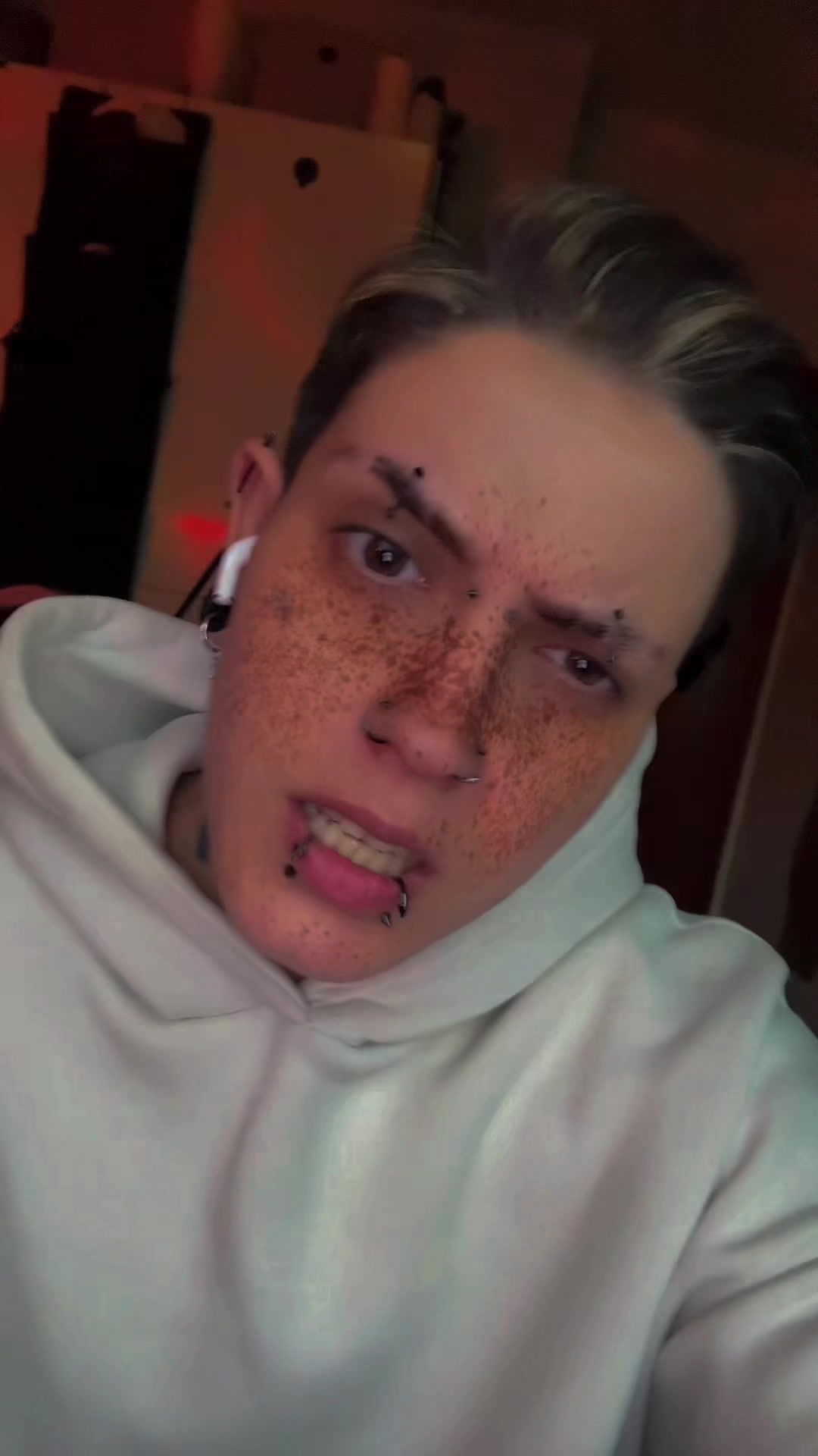 @._𝖙𝖍𝖊𝖇𝖗𝖔𝖈𝖐𝖊𝖓𝖇𝖔𝖞_.