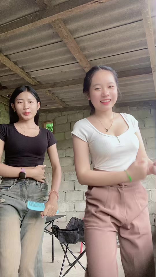 @ນີ ນີ