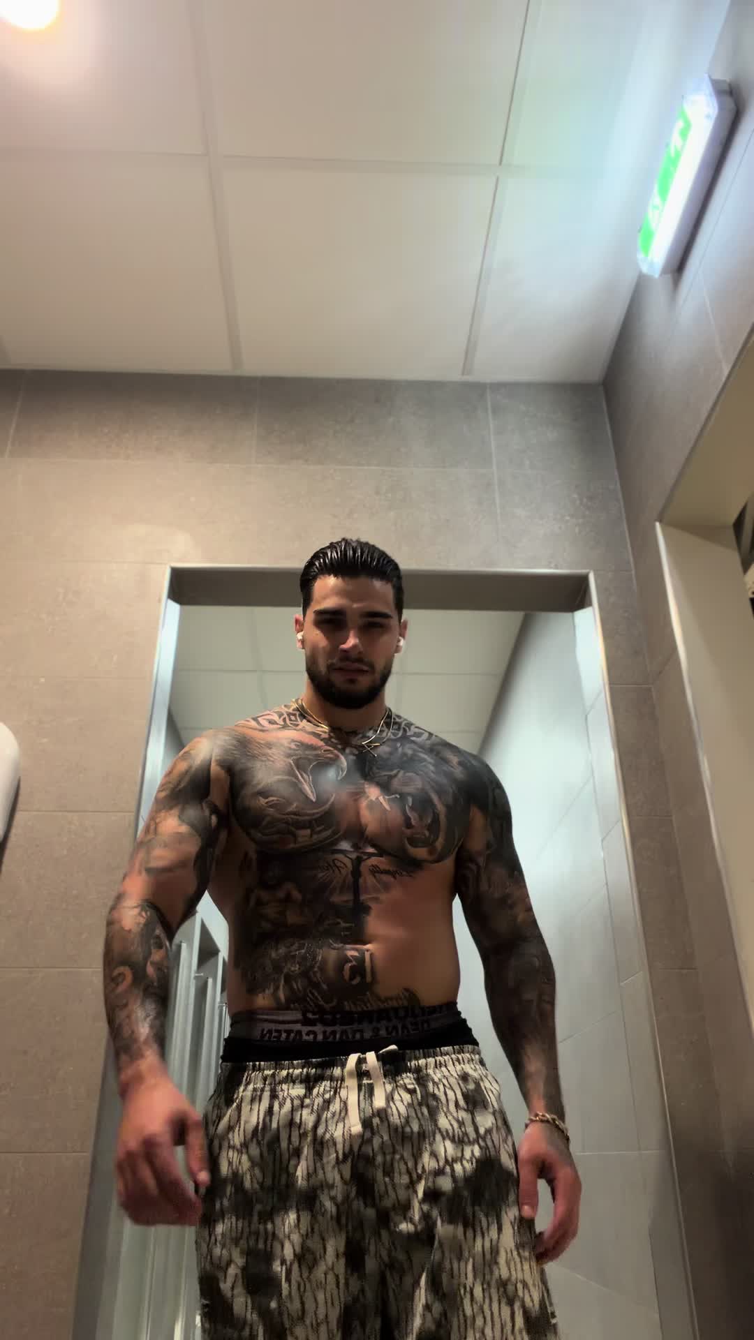 @🦁𝐂𝐇𝐑𝐈𝐒𝐓𝐈𝐀𝐍 𝐋𝐈𝐎𝐍