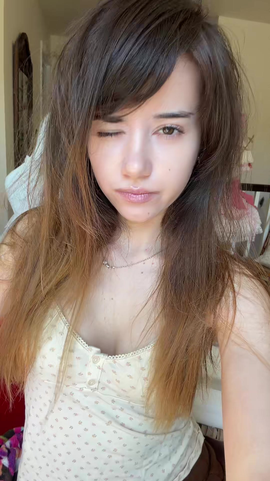 @anastasia (MAIN mewklekitty)