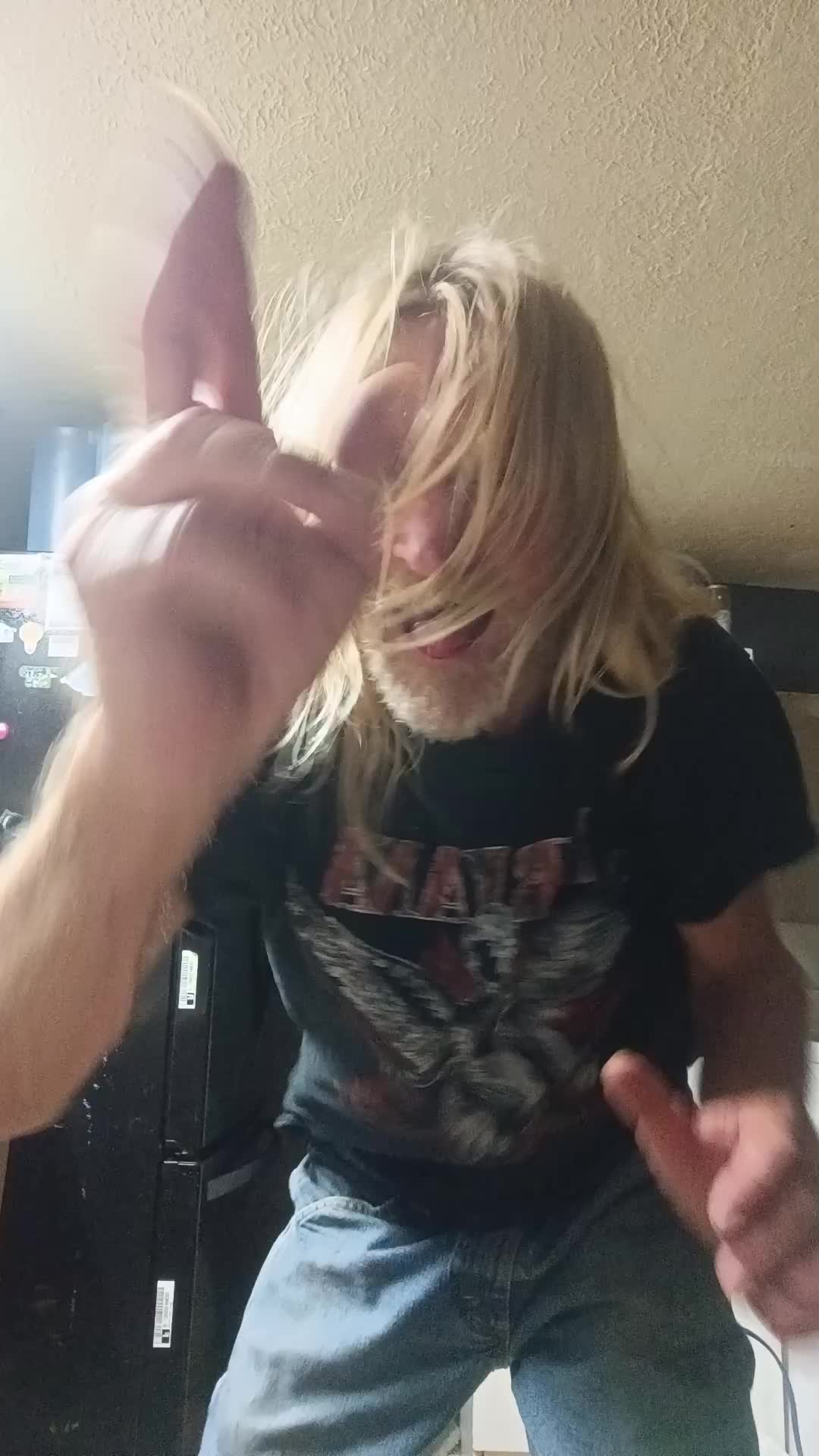 @👑ronbug 🐛🎸🔥