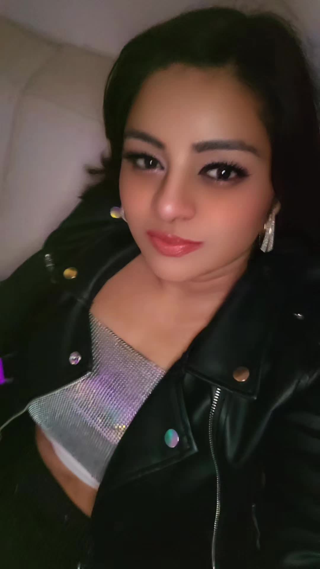 @ShwetaV