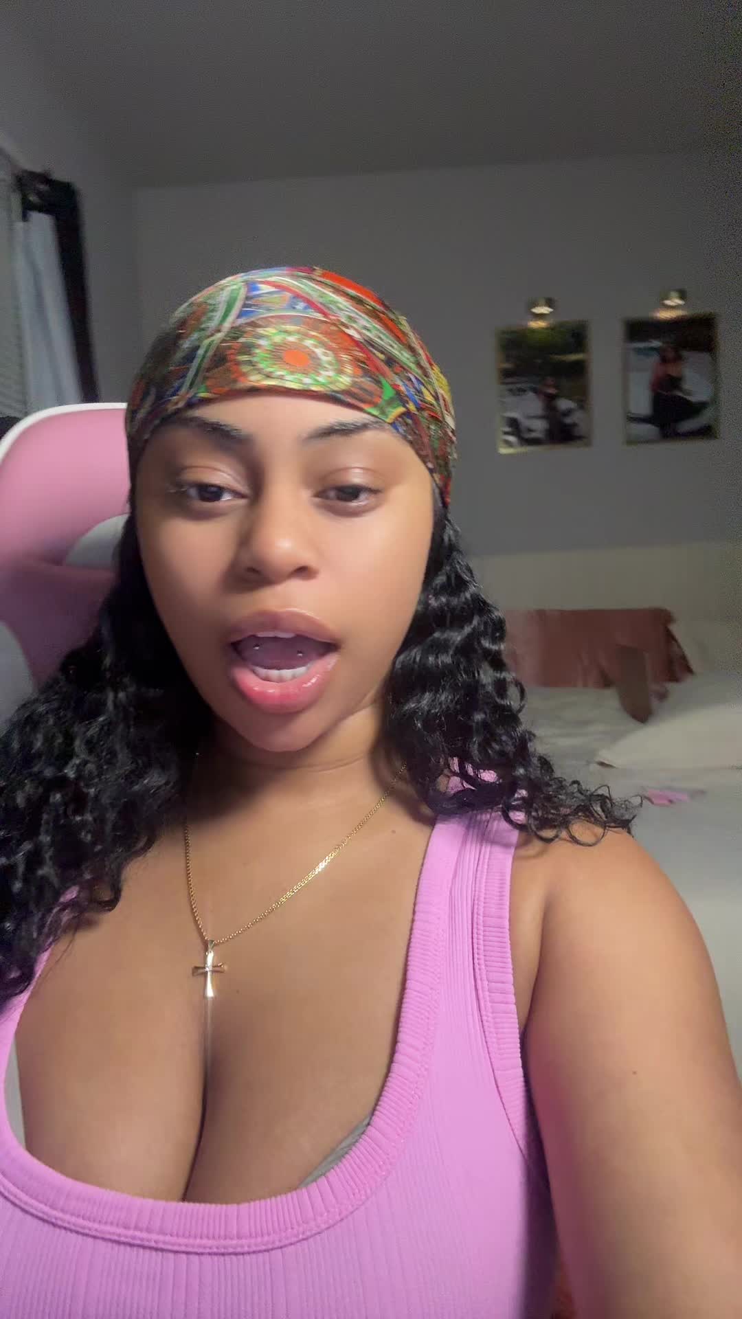 @Kaylalebomb ✨