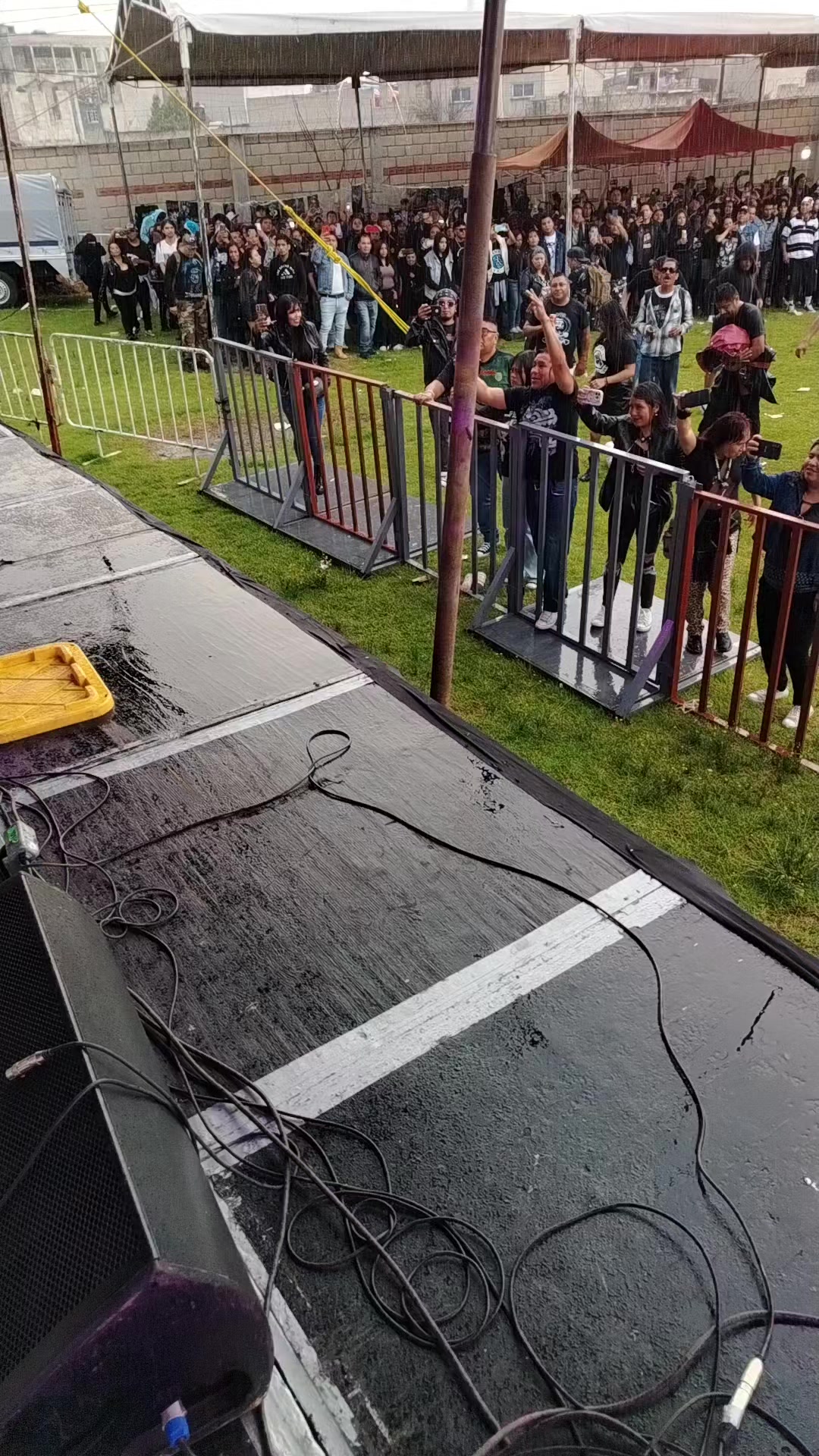 @Brebaje Extraño