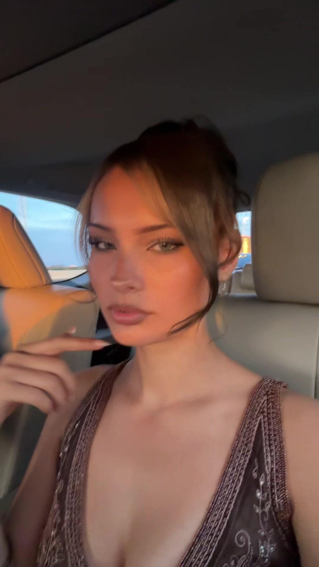 @:3