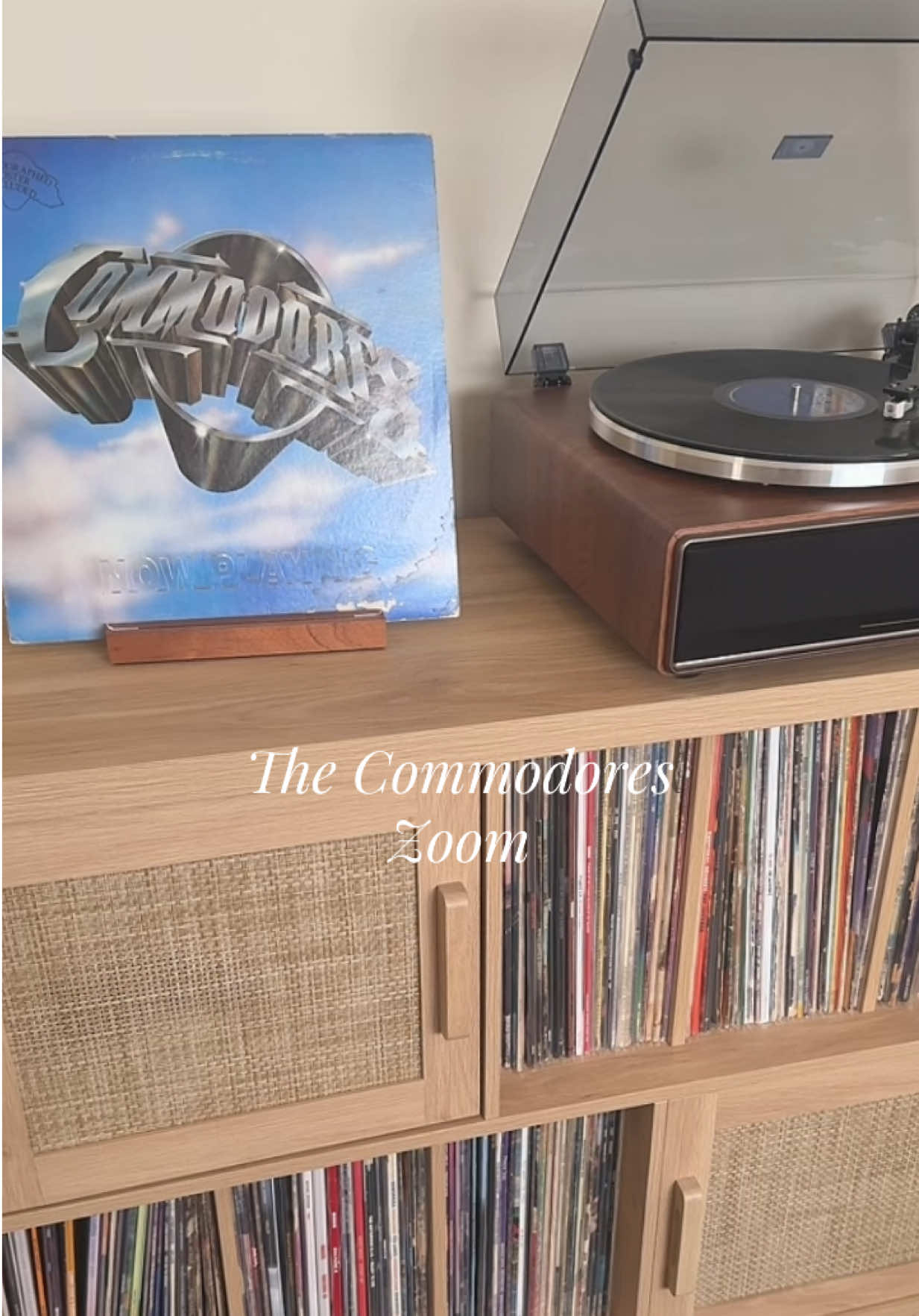 @billieellisvinyl